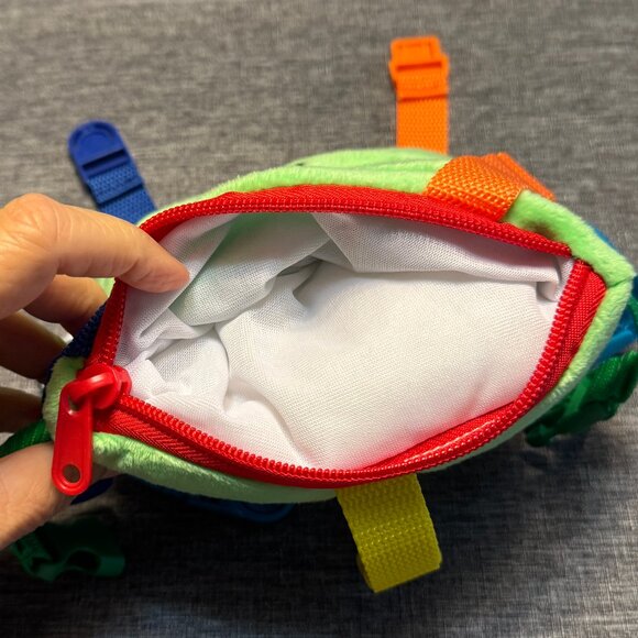 BUCKLE TOYS - "Buster Square" Soft square pillow w/ 6 kid-friendly buckles - Picture 5 of 8